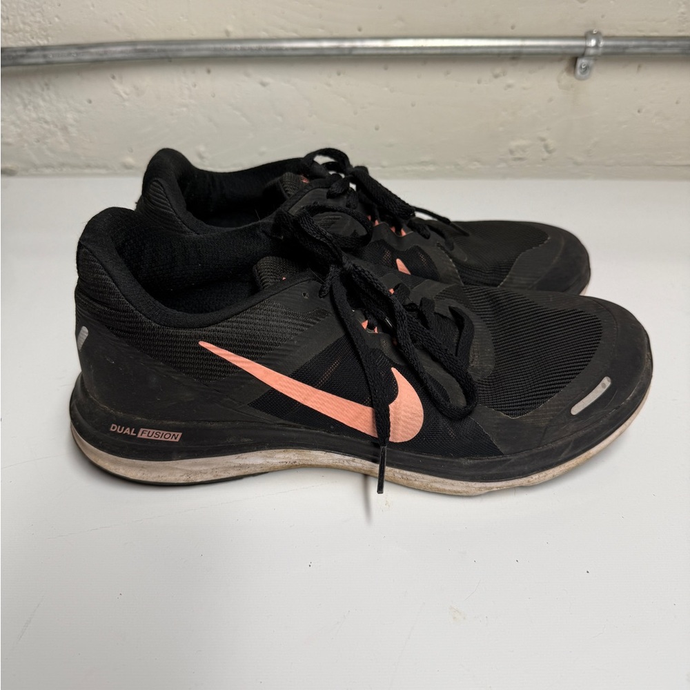 Nike Women's Black and Pink/Coral Athletic Shoes size 10